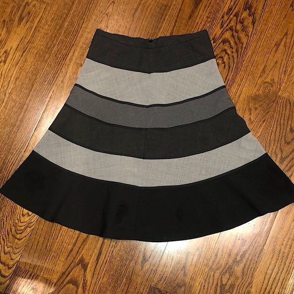 BCBG Women’s Tiered Color Block Monochromatic Spliced Color-Block Skirt Sz 6